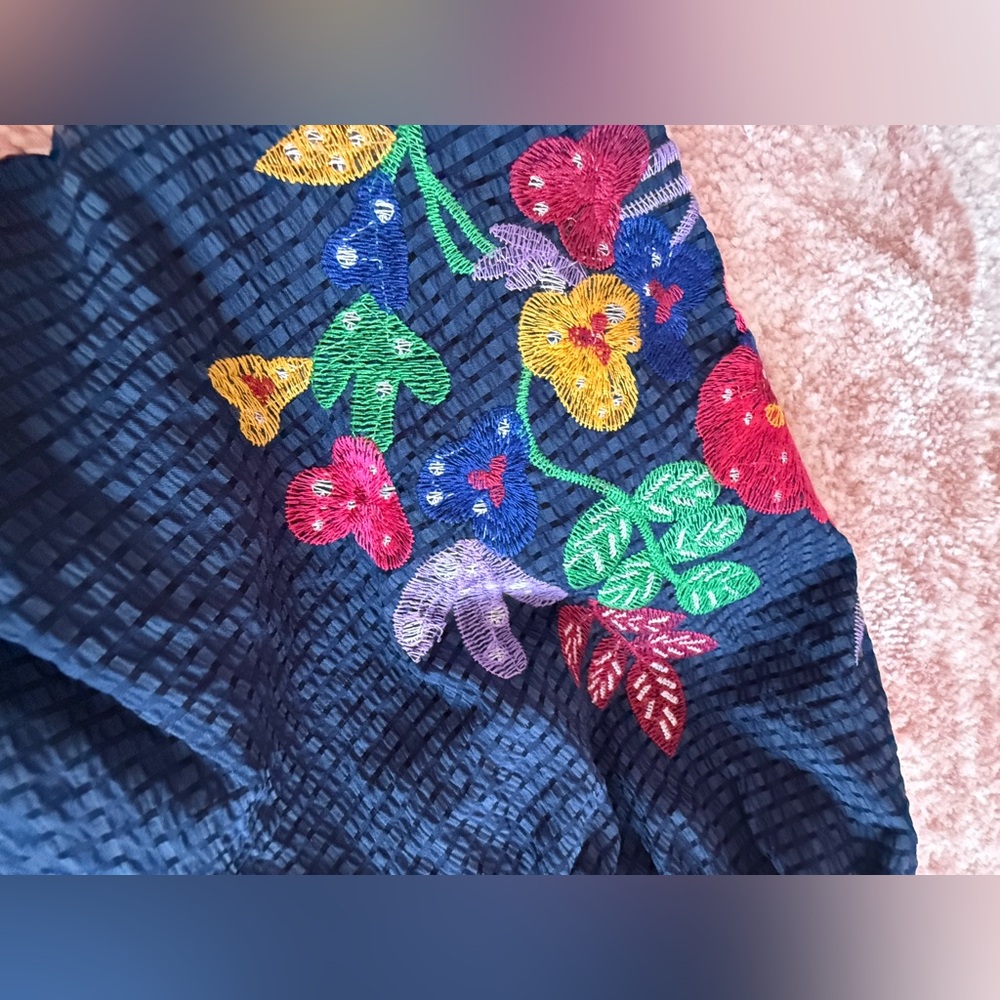NWT UMGEE EMBROIDERED BLOUSE SIZE L - Picture 4 of 4